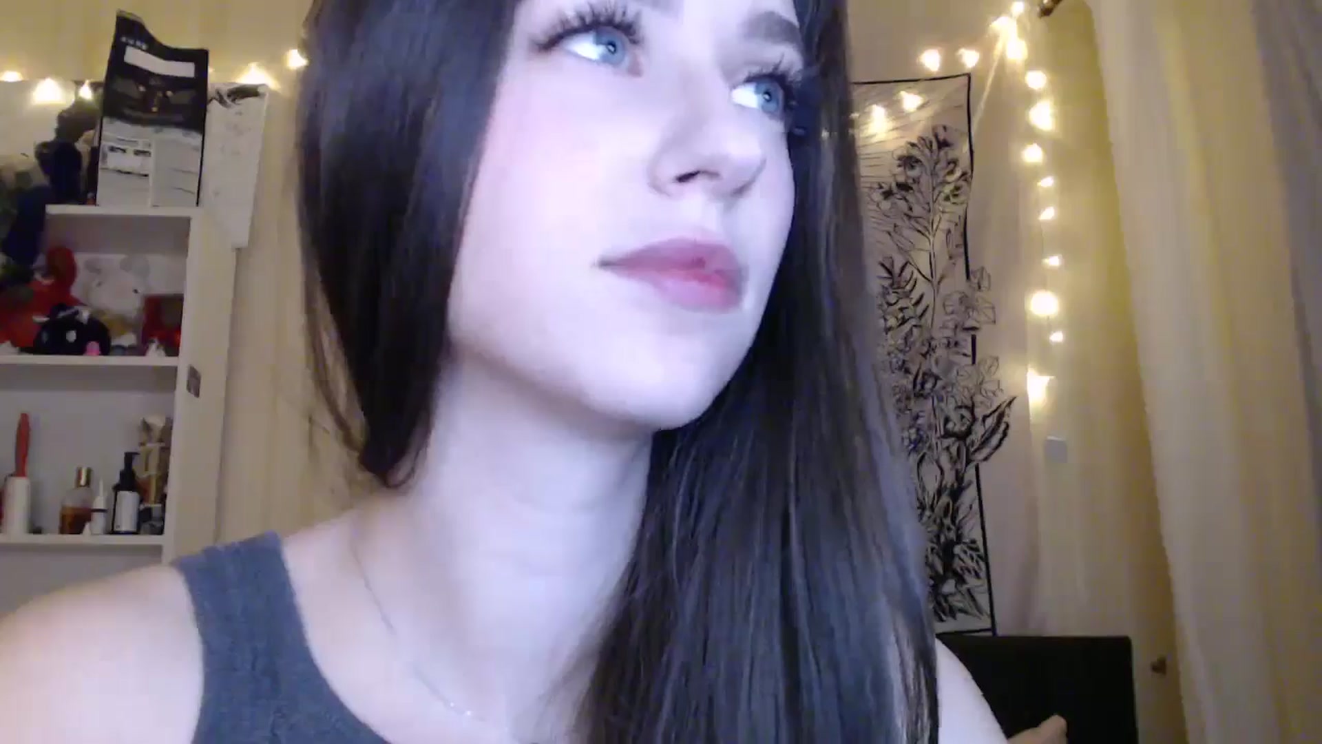 Gallery image thumbnail from ElsieF_'s myfreecams stream on, 03/14/2025, 20:58 image 6 of 20