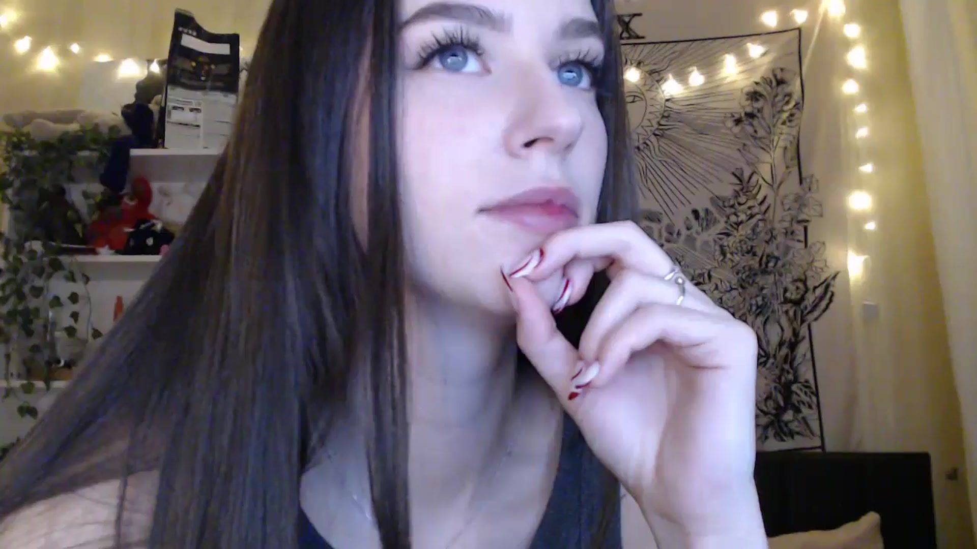 Gallery image thumbnail from ElsieF_'s myfreecams stream on, 03/14/2025, 21:56 image 3 of 20