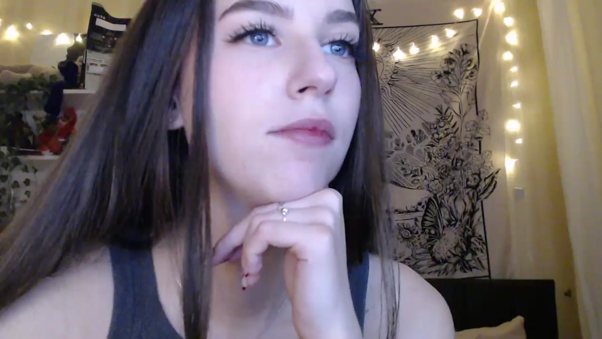 Gallery image thumbnail from ElsieF_'s myfreecams stream on, 03/14/2025, 21:56 image 1 of 20