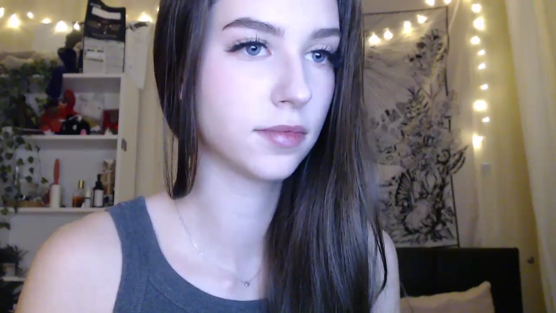 Gallery image thumbnail from ElsieF_'s myfreecams stream on, 03/14/2025, 21:56 image 5 of 20