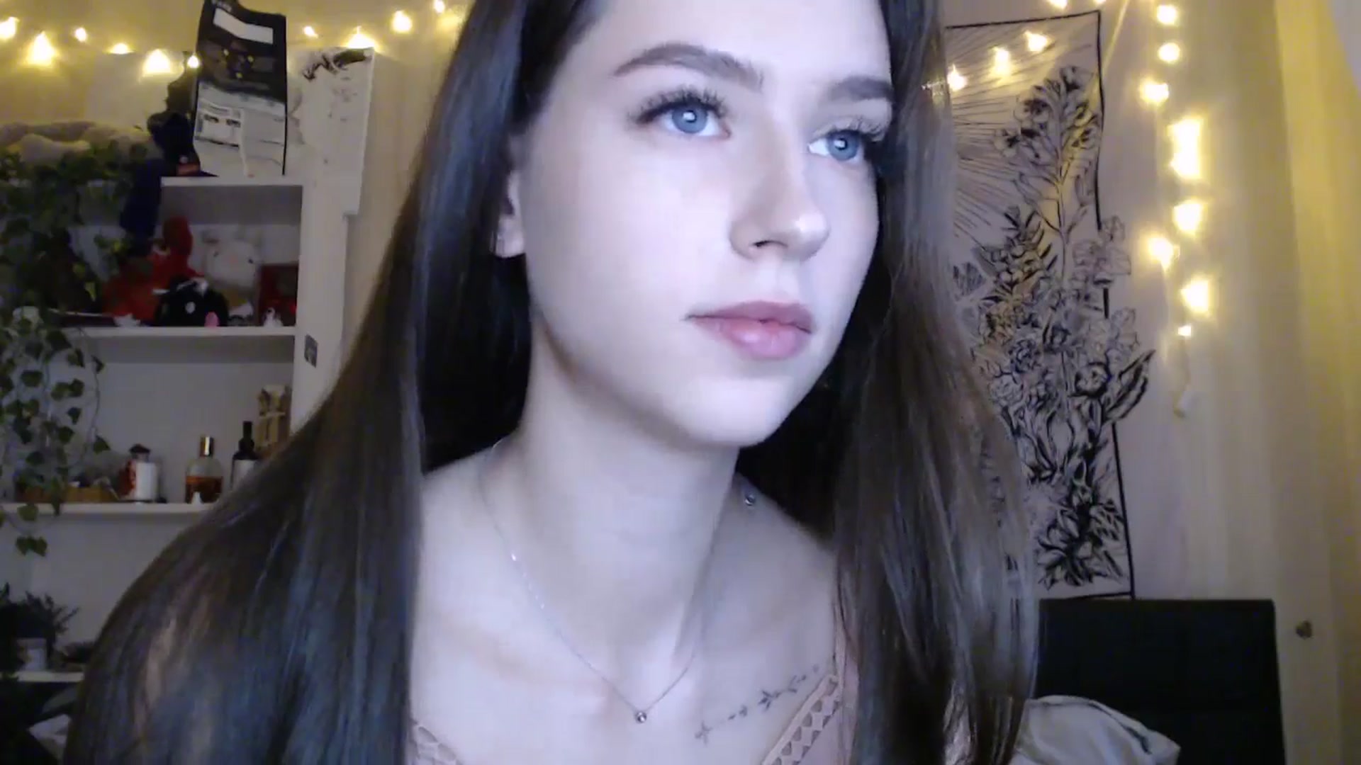 Gallery image thumbnail from ElsieF_'s myfreecams stream on, 03/16/2025, 14:08 image 15 of 20