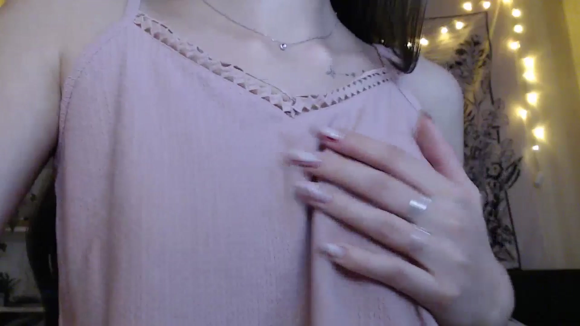 Gallery image thumbnail from ElsieF_'s myfreecams stream on, 03/16/2025, 14:08 image 18 of 20
