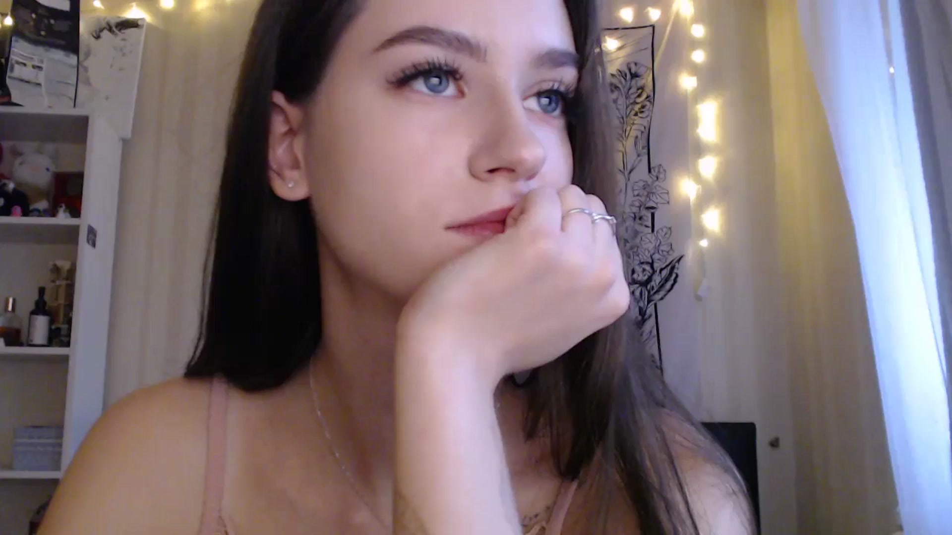 Gallery image thumbnail from ElsieF_'s myfreecams stream on, 03/16/2025, 14:08 image 1 of 20