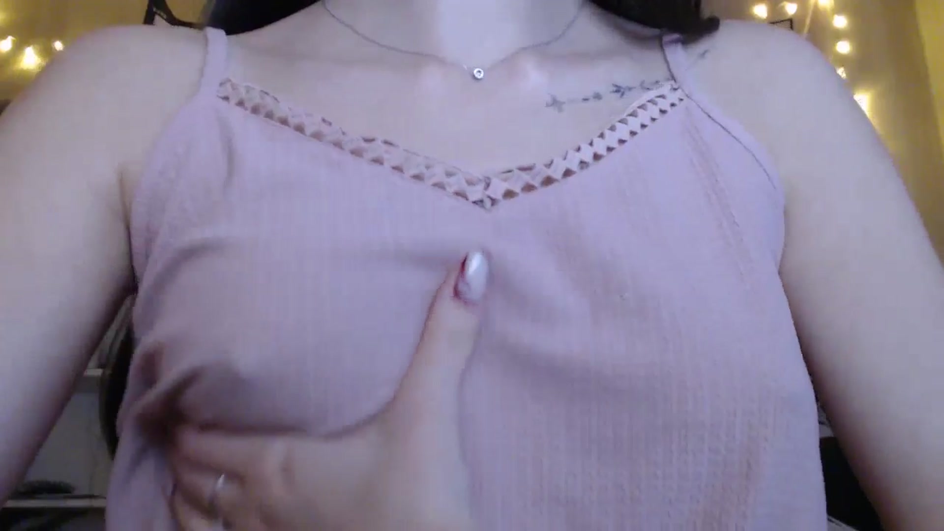 Gallery image thumbnail from ElsieF_'s myfreecams stream on, 03/16/2025, 14:08 image 17 of 20