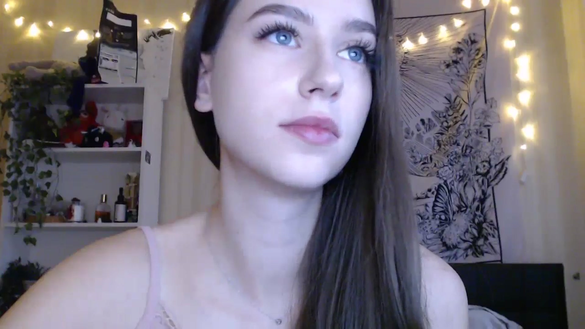 Gallery image thumbnail from ElsieF_'s myfreecams stream on, 03/16/2025, 14:08 image 12 of 20