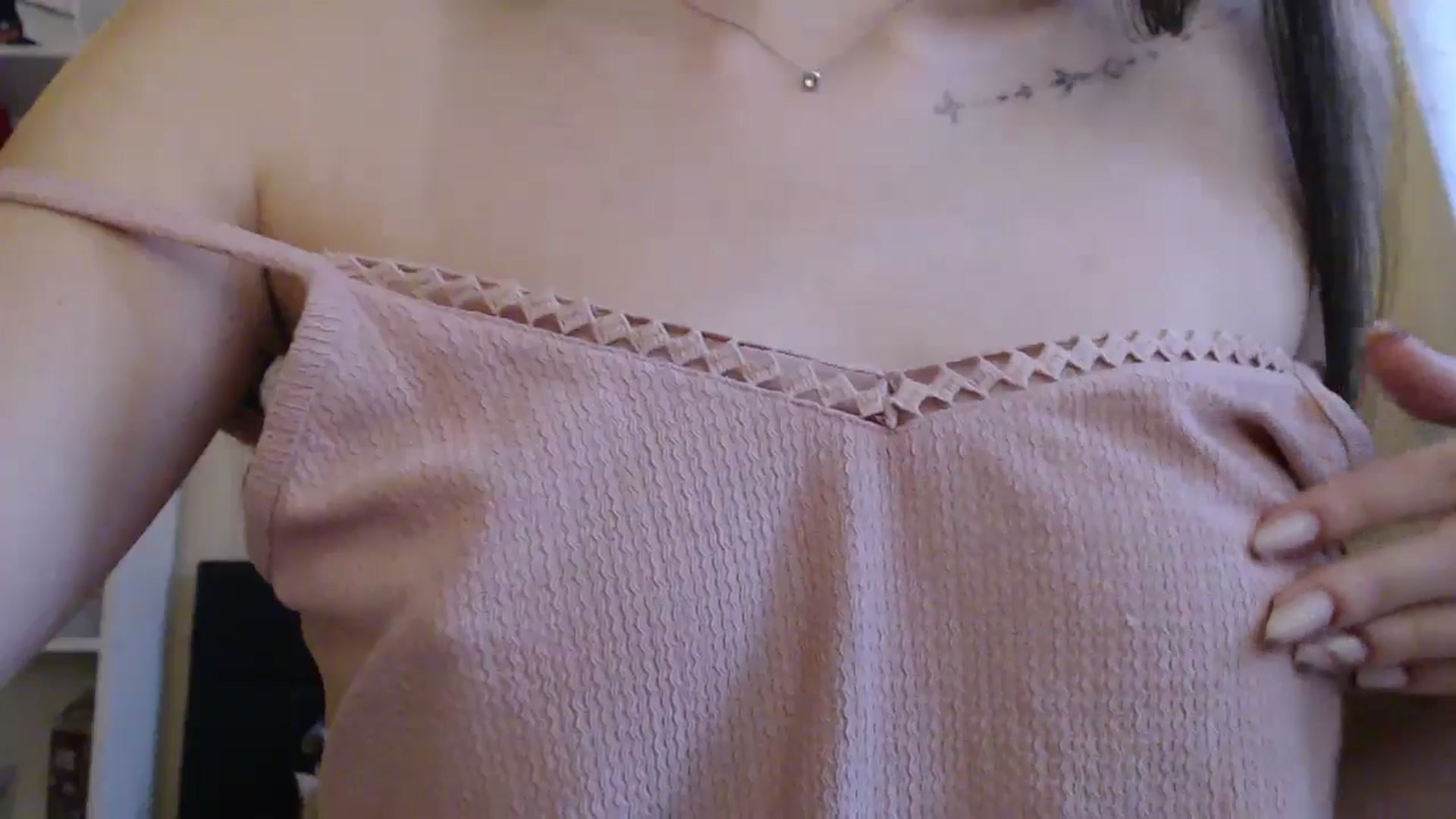 Gallery image thumbnail from ElsieF_'s myfreecams stream on, 03/16/2025, 14:08 image 5 of 20