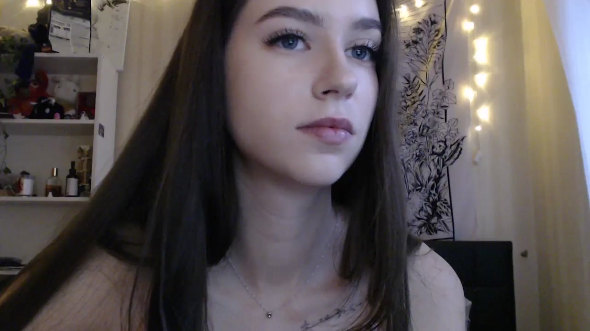 Gallery image thumbnail from ElsieF_'s myfreecams stream on, 03/16/2025, 14:08 image 9 of 20