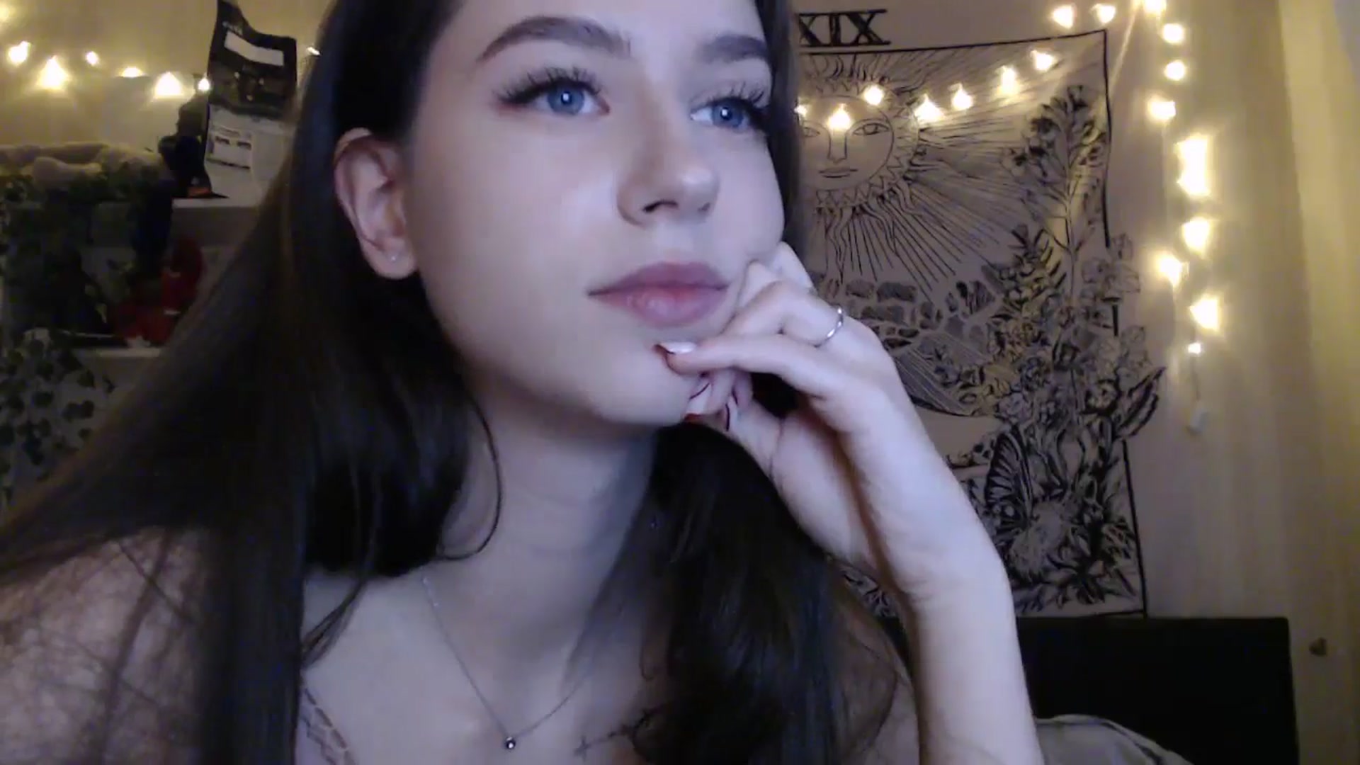 Gallery image thumbnail from ElsieF_'s myfreecams stream on, 03/16/2025, 14:37 image 6 of 20