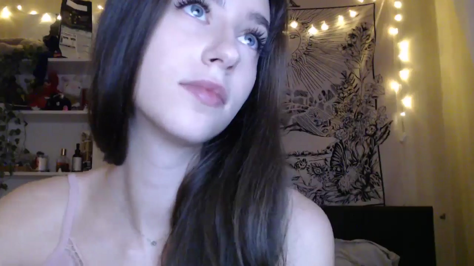 Gallery image thumbnail from ElsieF_'s myfreecams stream on, 03/16/2025, 14:37 image 20 of 20