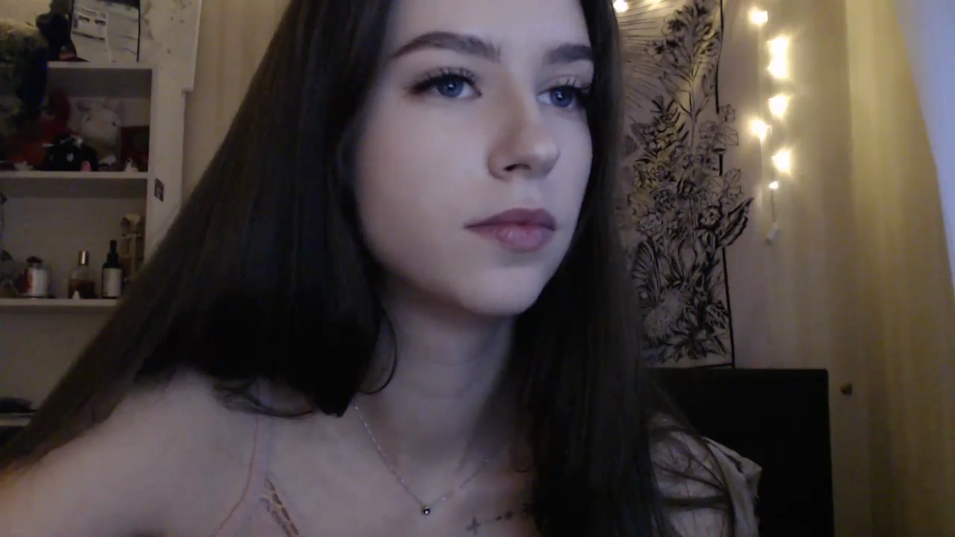 Gallery image thumbnail from ElsieF_'s myfreecams stream on, 03/16/2025, 14:37 image 2 of 20