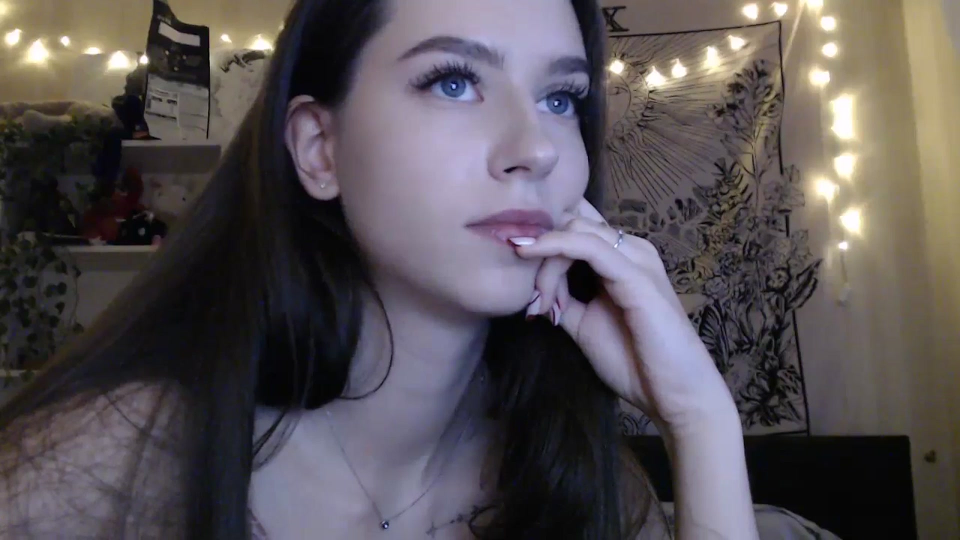Gallery image thumbnail from ElsieF_'s myfreecams stream on, 03/16/2025, 14:37 image 7 of 20