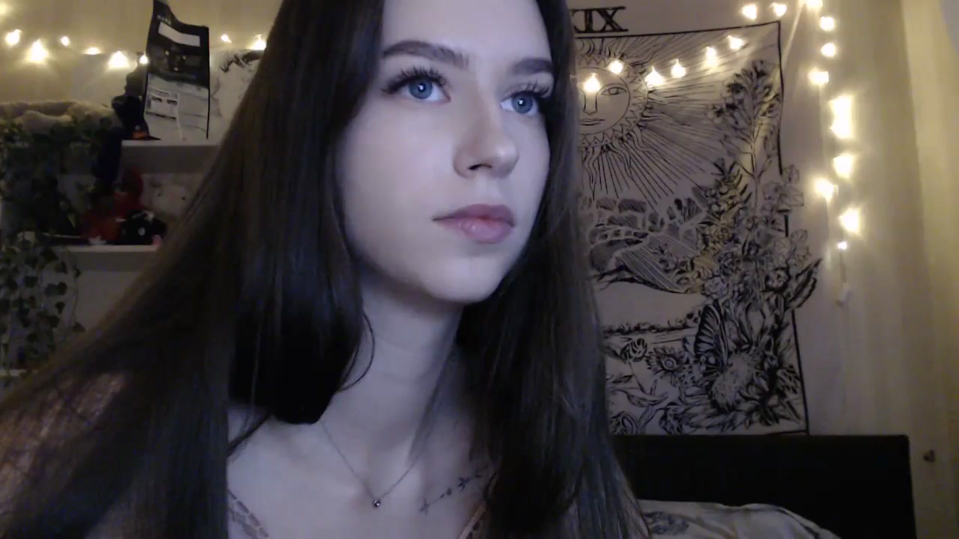 Gallery image thumbnail from ElsieF_'s myfreecams stream on, 03/16/2025, 14:37 image 4 of 20