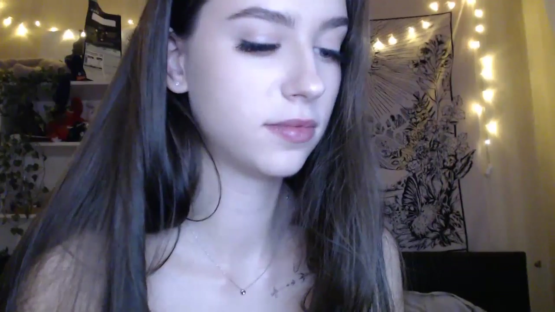 Gallery image thumbnail from ElsieF_'s myfreecams stream on, 03/16/2025, 14:37 image 10 of 20