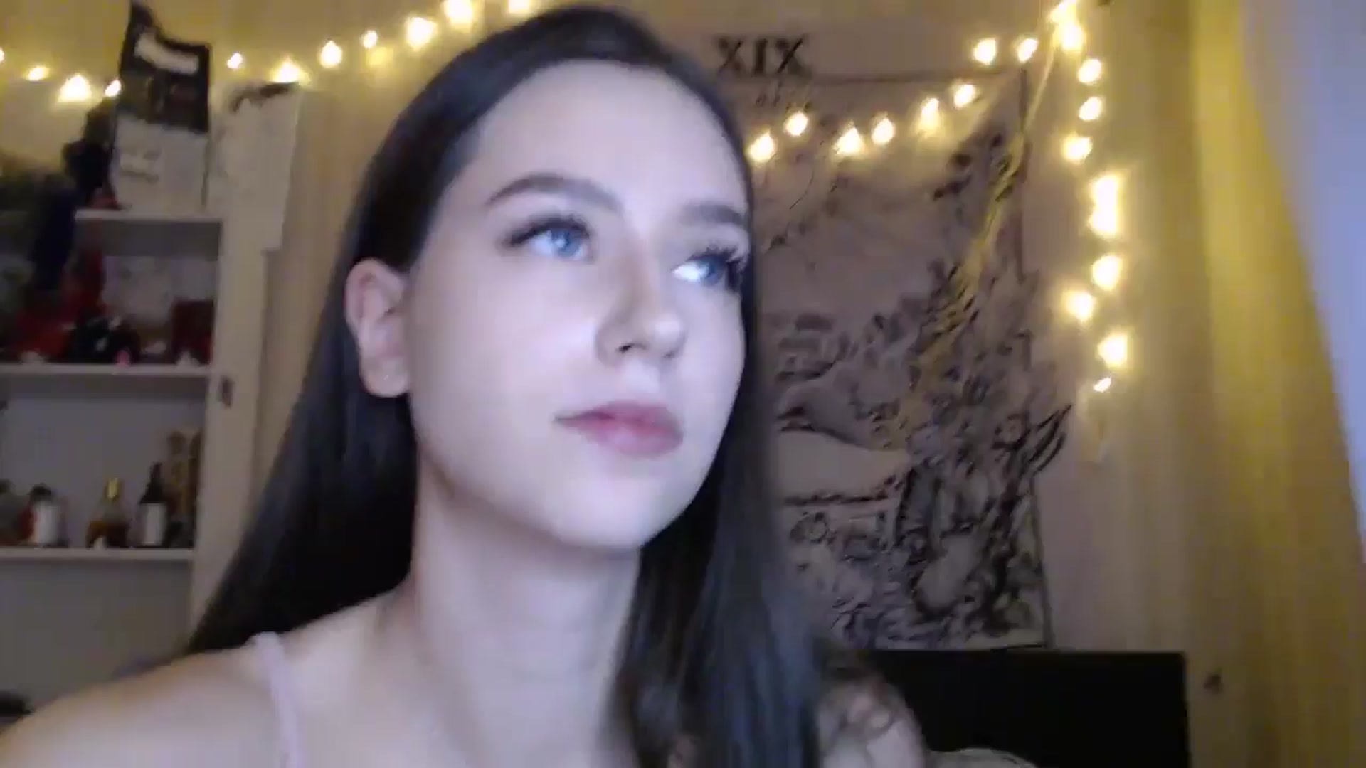 Gallery image thumbnail from ElsieF_'s myfreecams stream on, 03/16/2025, 14:37 image 1 of 20