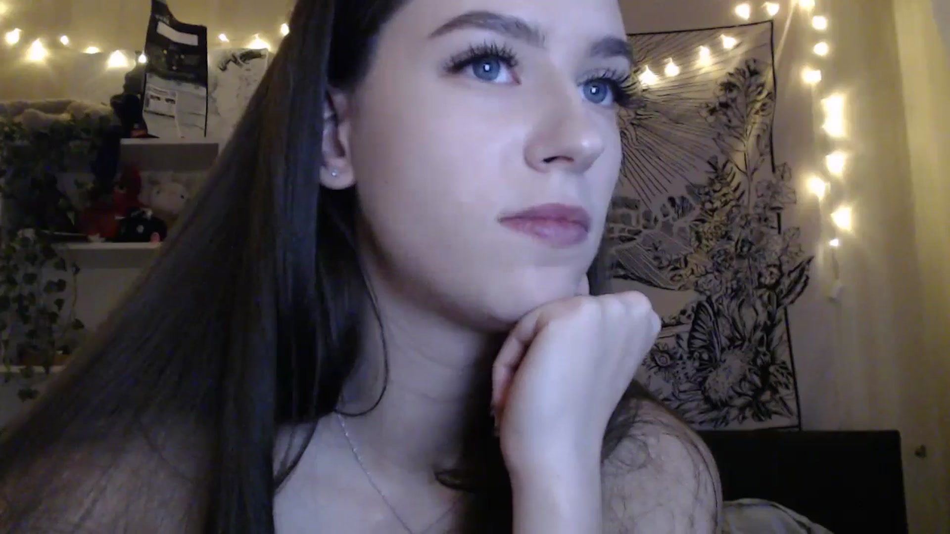 Gallery image thumbnail from ElsieF_'s myfreecams stream on, 03/16/2025, 14:37 image 11 of 20