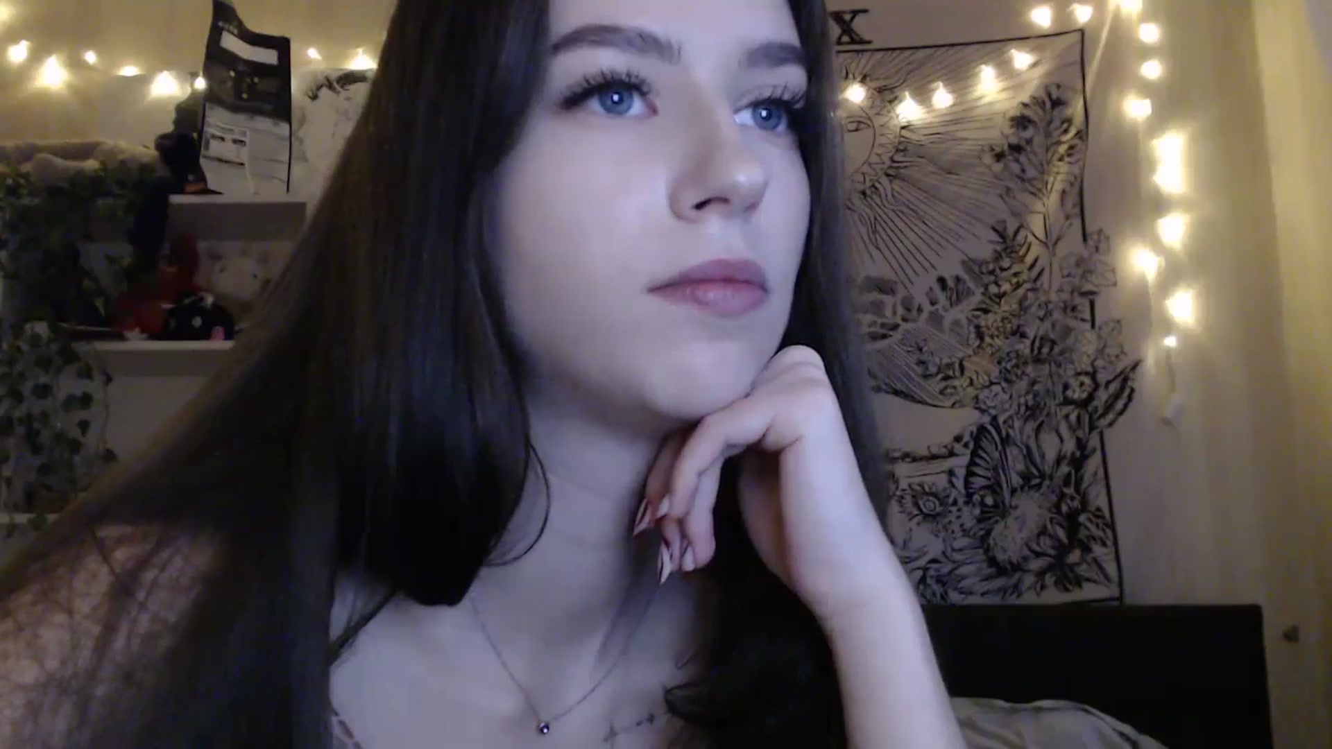 Gallery image thumbnail from ElsieF_'s myfreecams stream on, 03/16/2025, 14:37 image 5 of 20