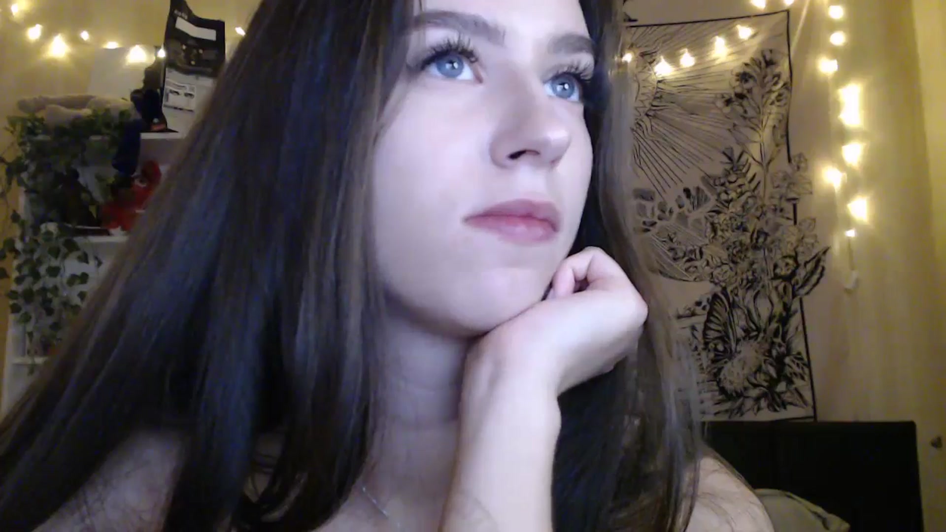 Gallery image thumbnail from ElsieF_'s myfreecams stream on, 03/16/2025, 15:26 image 9 of 20
