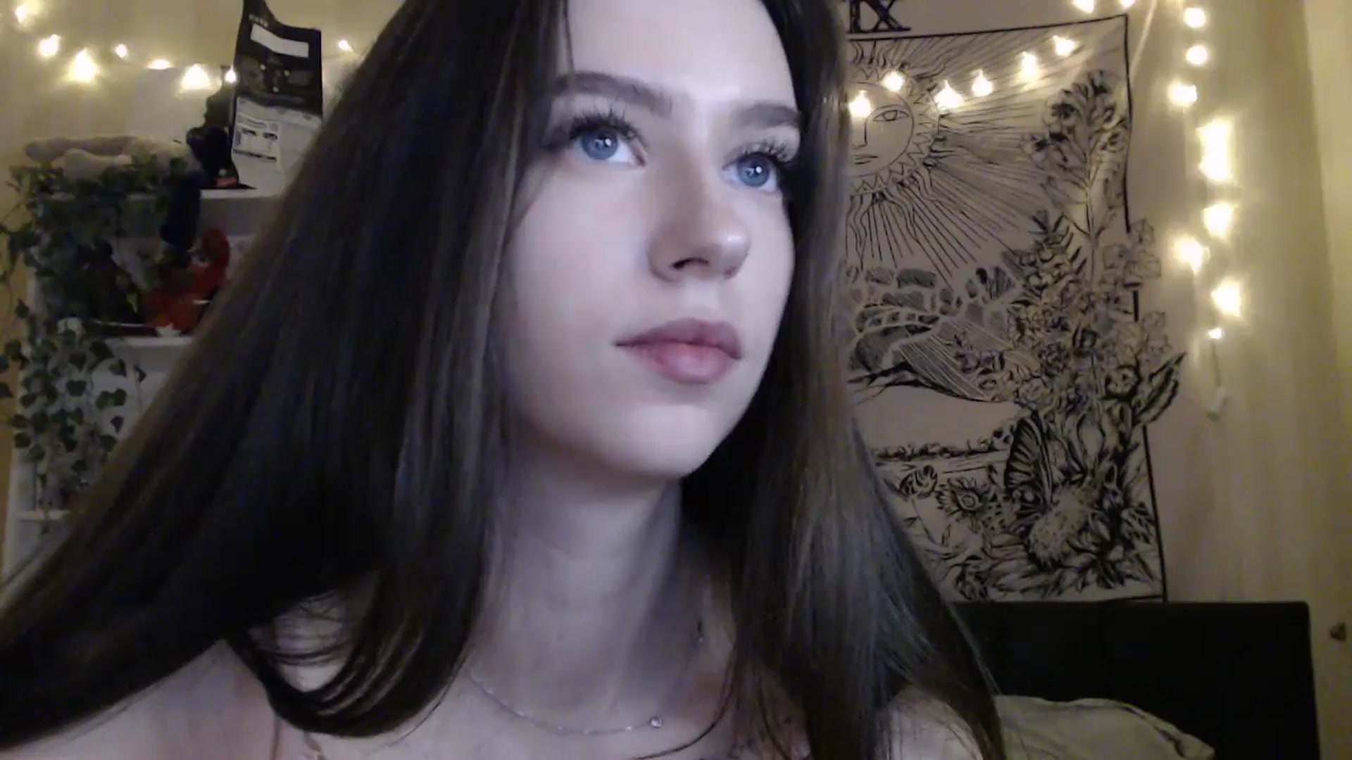 Gallery image thumbnail from ElsieF_'s myfreecams stream on, 03/16/2025, 15:26 image 5 of 20