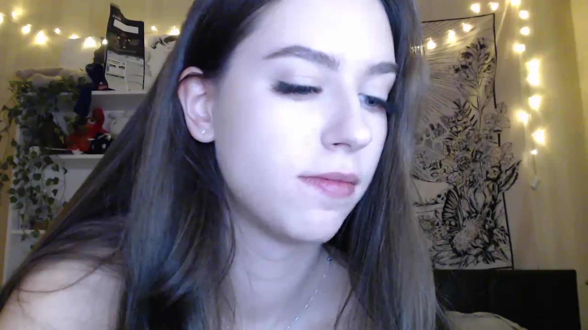 Gallery image thumbnail from ElsieF_'s myfreecams stream on, 03/16/2025, 15:49 image 13 of 20