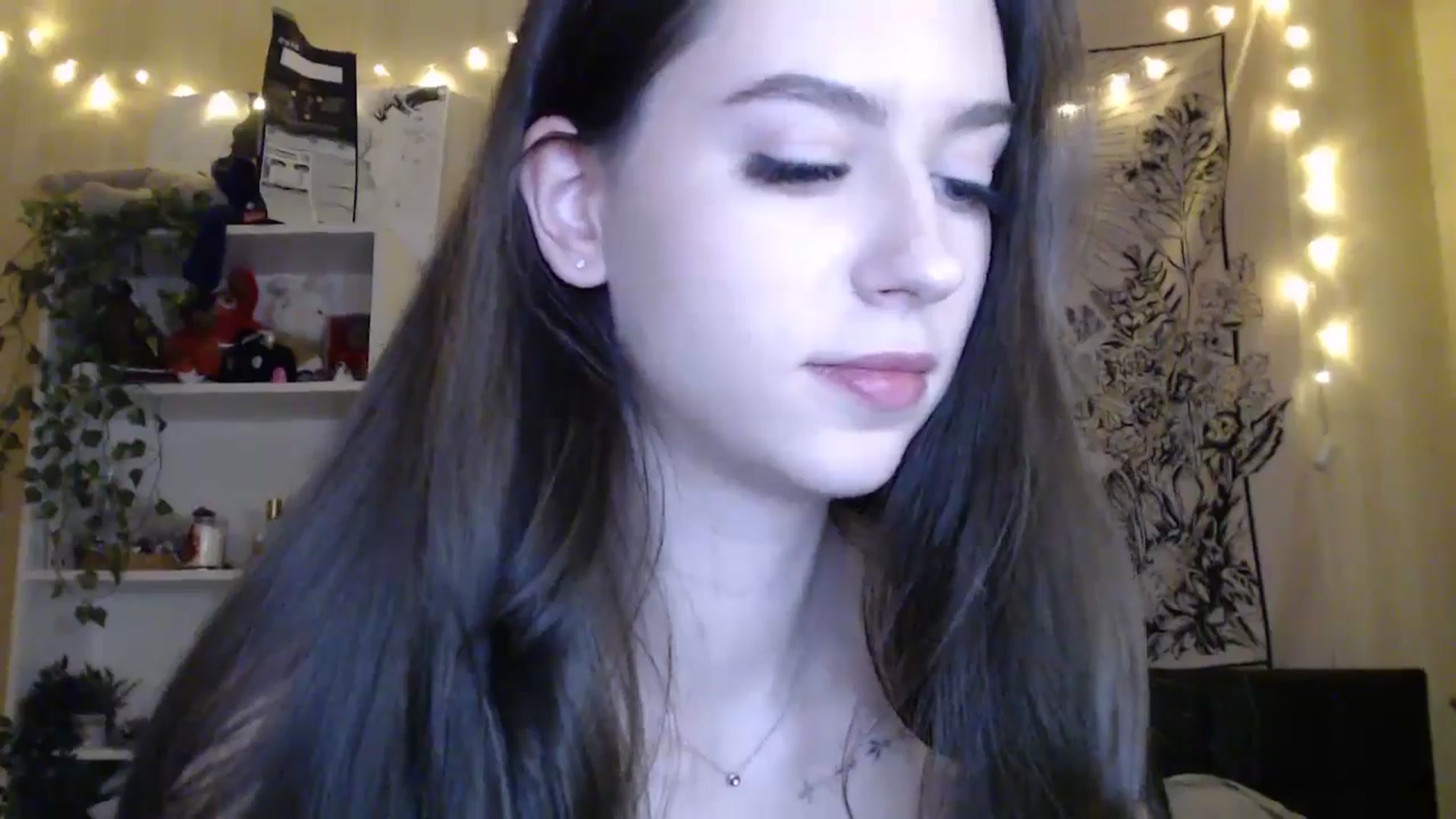 Gallery image thumbnail from ElsieF_'s myfreecams stream on, 03/16/2025, 15:49 image 14 of 20