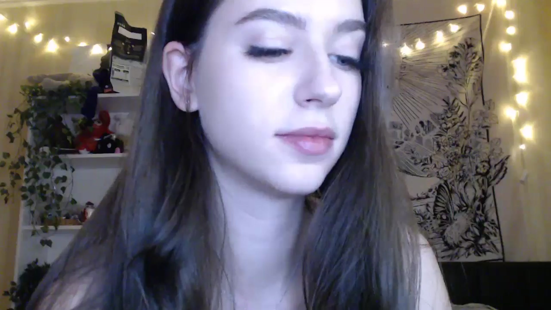 Gallery image thumbnail from ElsieF_'s myfreecams stream on, 03/16/2025, 15:49 image 15 of 20