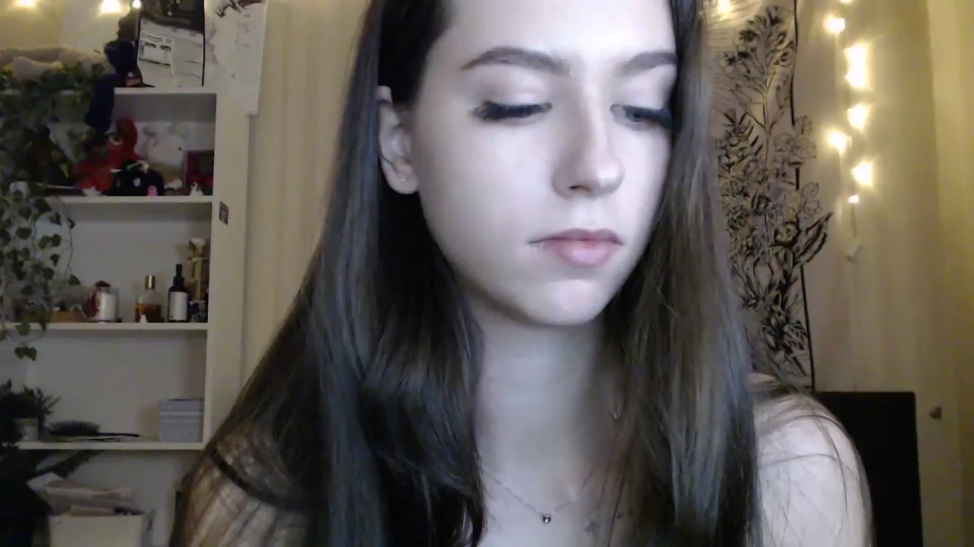 Gallery image thumbnail from ElsieF_'s myfreecams stream on, 03/16/2025, 17:32 image 13 of 20