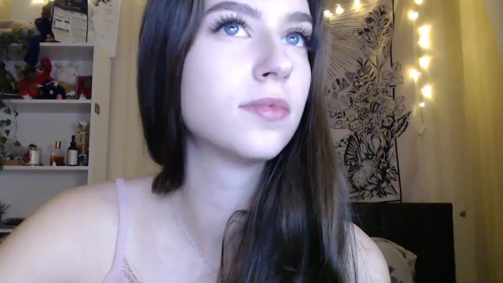 Gallery image thumbnail from ElsieF_'s myfreecams stream on, 03/16/2025, 17:32 image 5 of 20