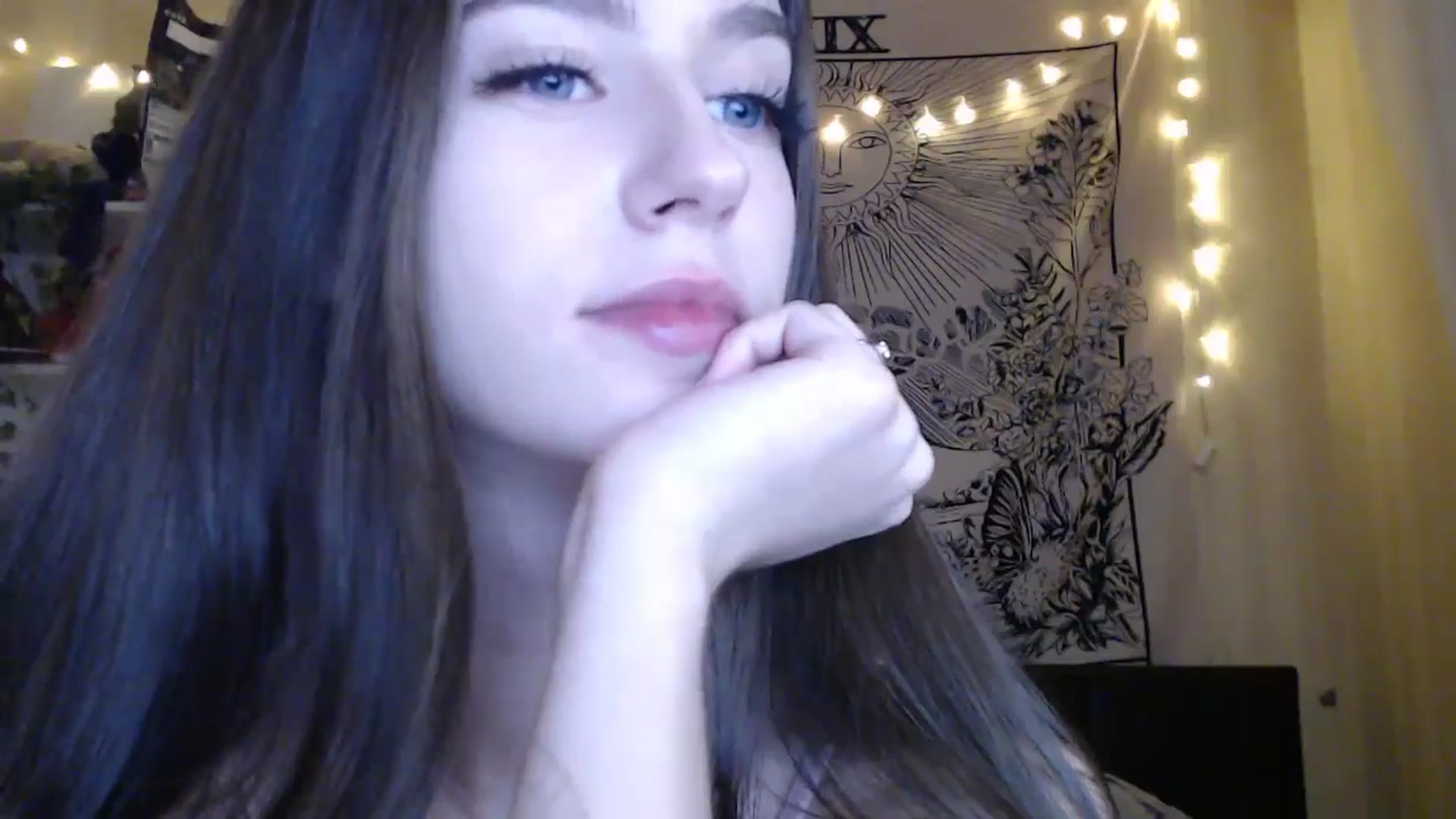 Gallery image thumbnail from ElsieF_'s myfreecams stream on, 03/16/2025, 17:32 image 2 of 20