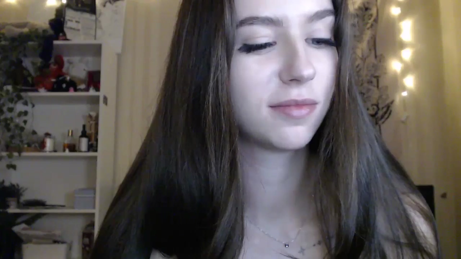 Gallery image thumbnail from ElsieF_'s myfreecams stream on, 03/16/2025, 17:32 image 10 of 20