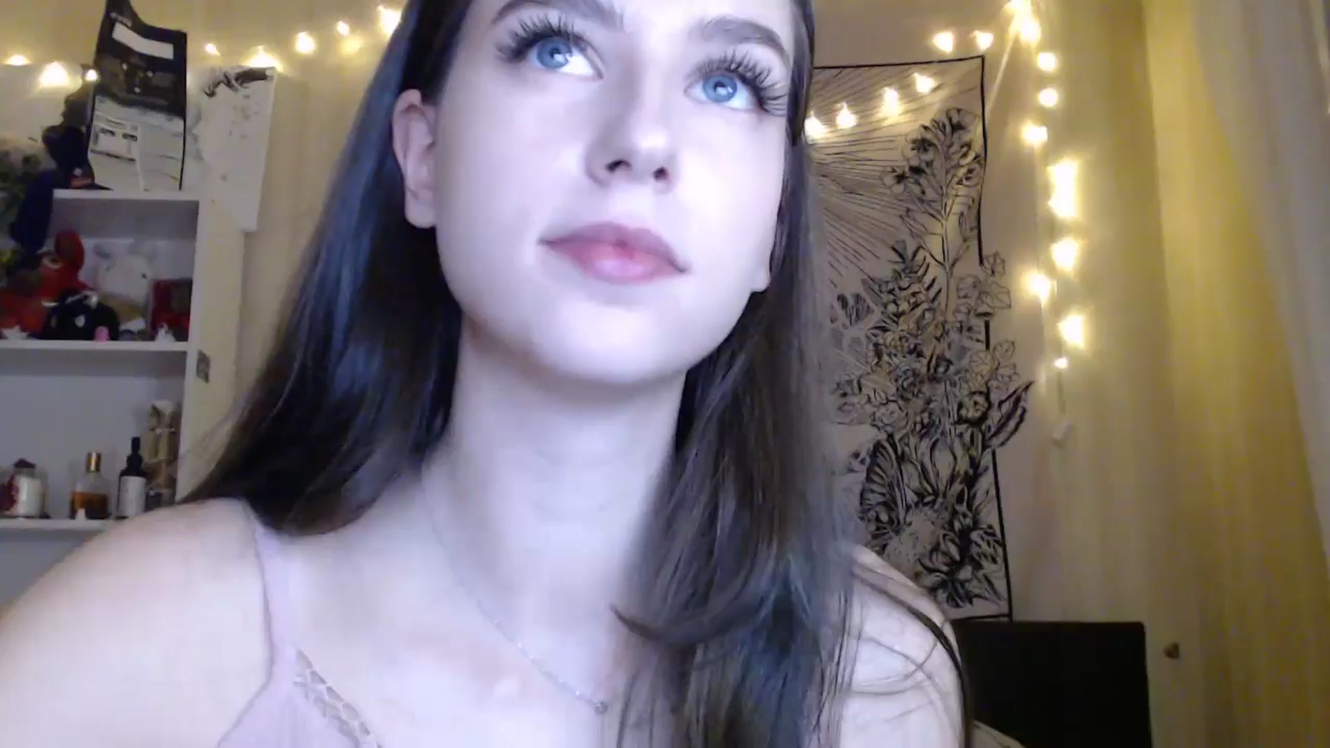 Gallery image thumbnail from ElsieF_'s myfreecams stream on, 03/16/2025, 17:32 image 1 of 20