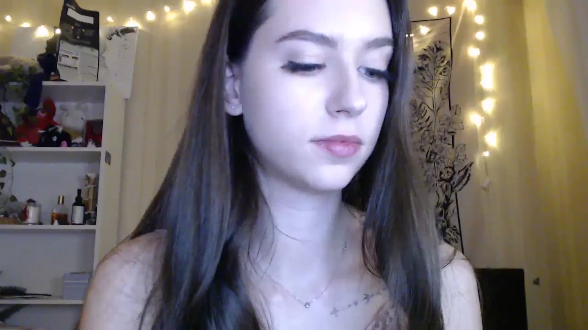 Gallery image thumbnail from ElsieF_'s myfreecams stream on, 03/16/2025, 17:32 image 3 of 20