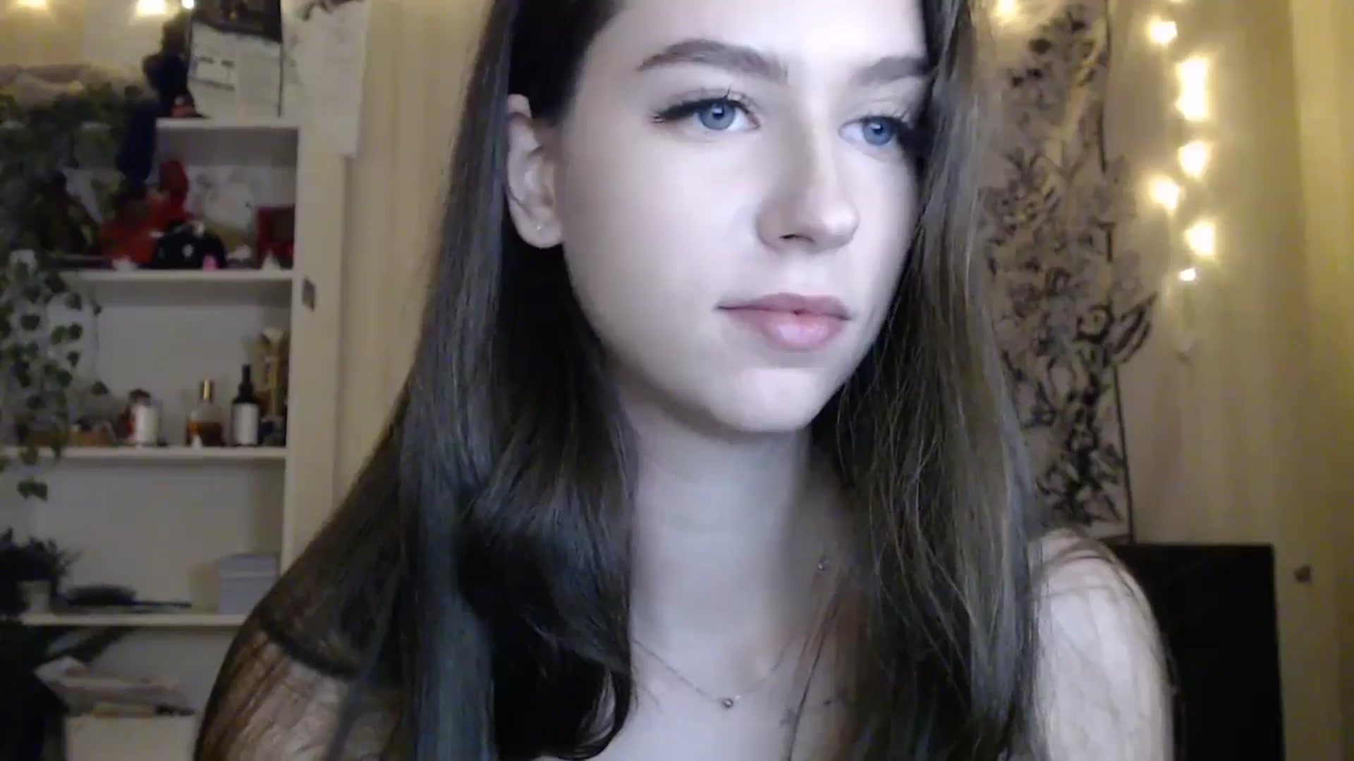 Gallery image thumbnail from ElsieF_'s myfreecams stream on, 03/16/2025, 17:32 image 12 of 20