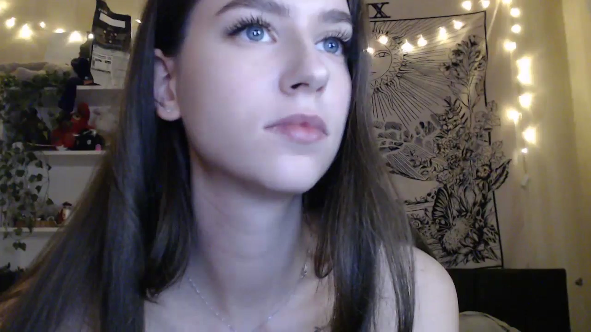 Gallery image thumbnail from ElsieF_'s myfreecams stream on, 03/16/2025, 17:32 image 19 of 20