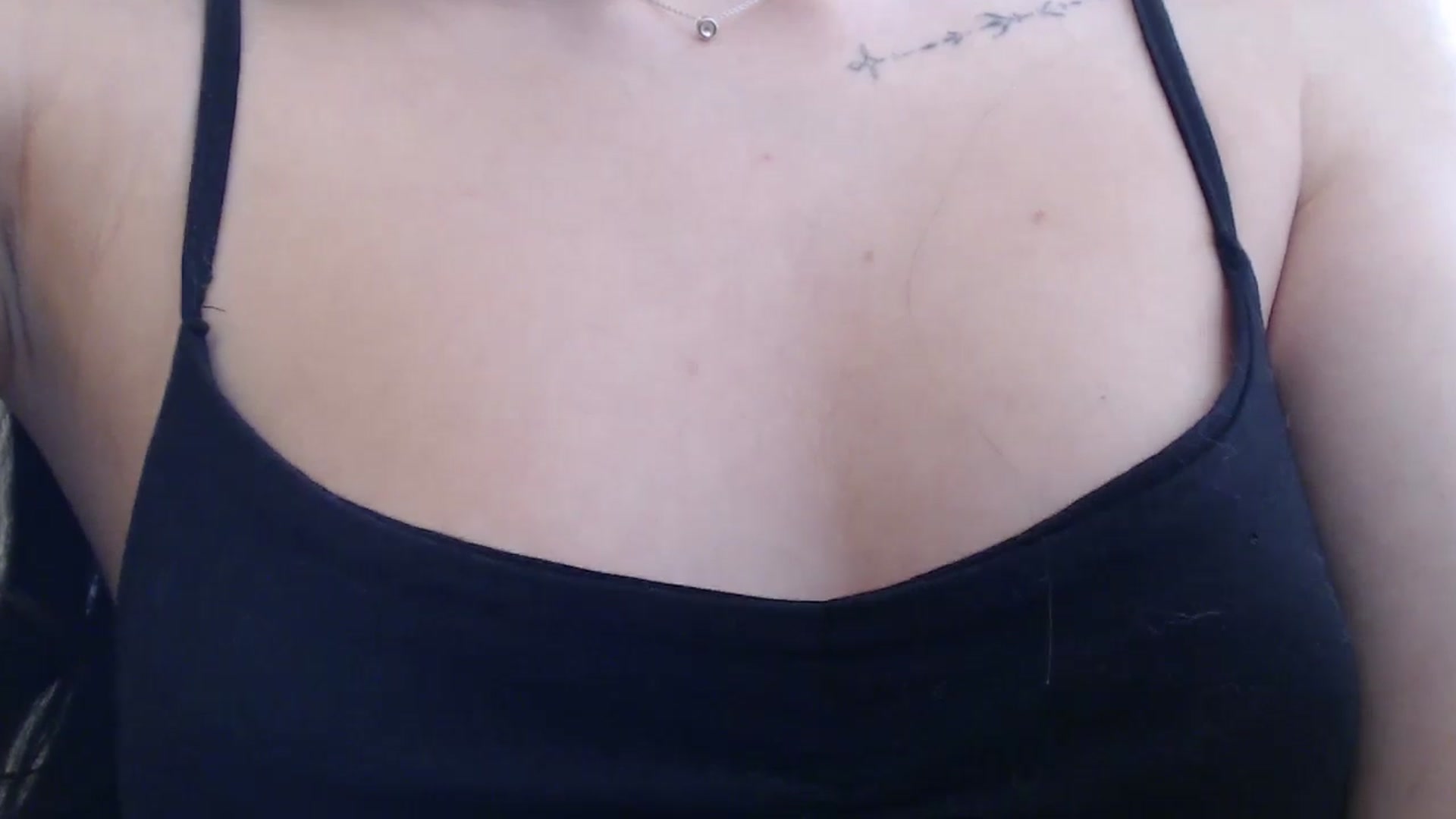 Gallery image thumbnail from ElsieF_'s myfreecams stream on, 03/19/2025, 08:18 image 17 of 20