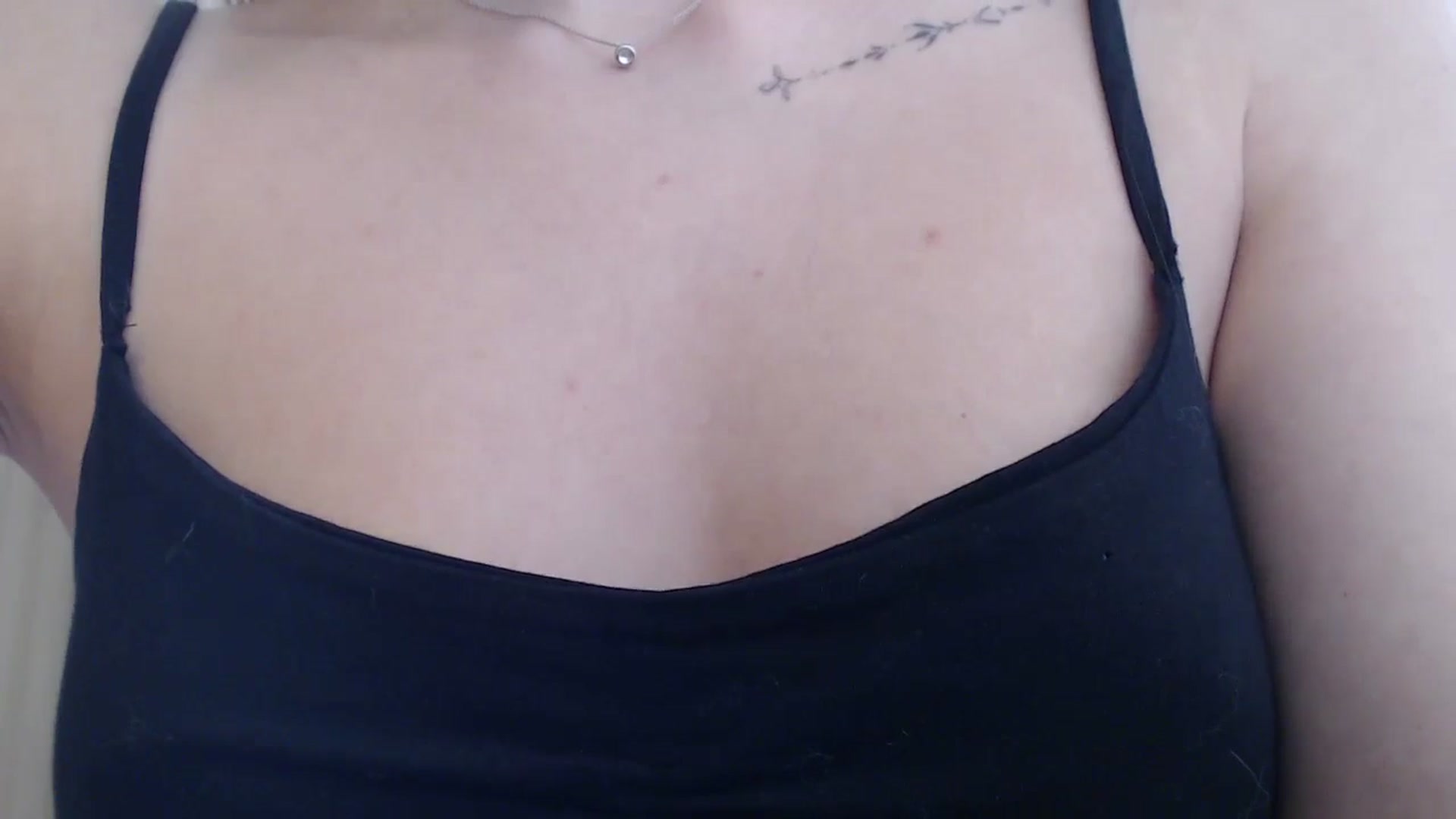 Gallery image thumbnail from ElsieF_'s myfreecams stream on, 03/19/2025, 08:18 image 18 of 20
