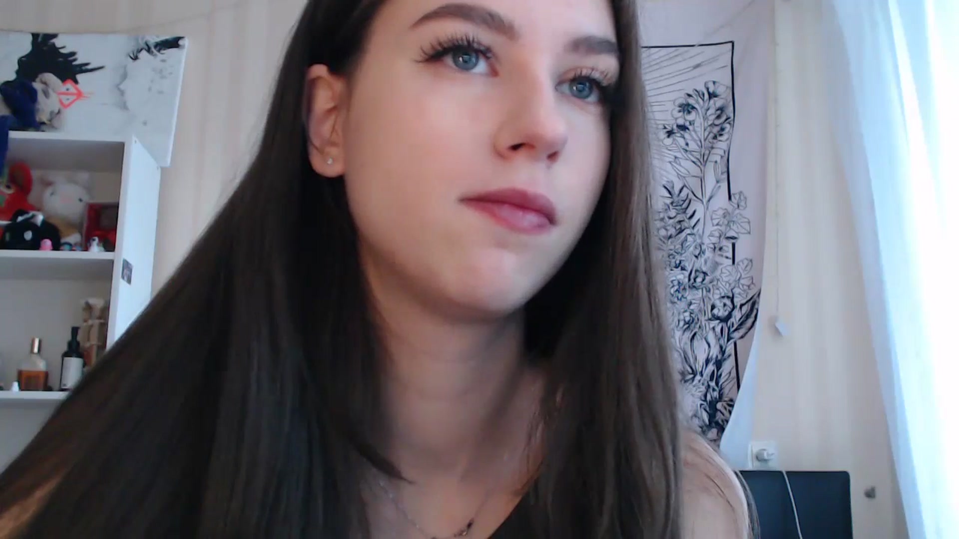Gallery image thumbnail from ElsieF_'s myfreecams stream on, 03/20/2025, 06:00 image 9 of 20