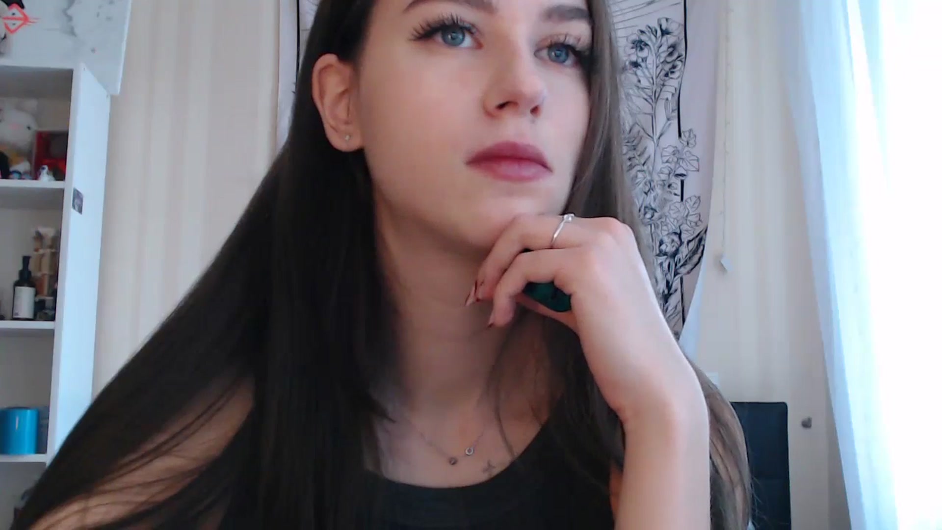 Gallery image thumbnail from ElsieF_'s myfreecams stream on, 03/20/2025, 06:00 image 6 of 20