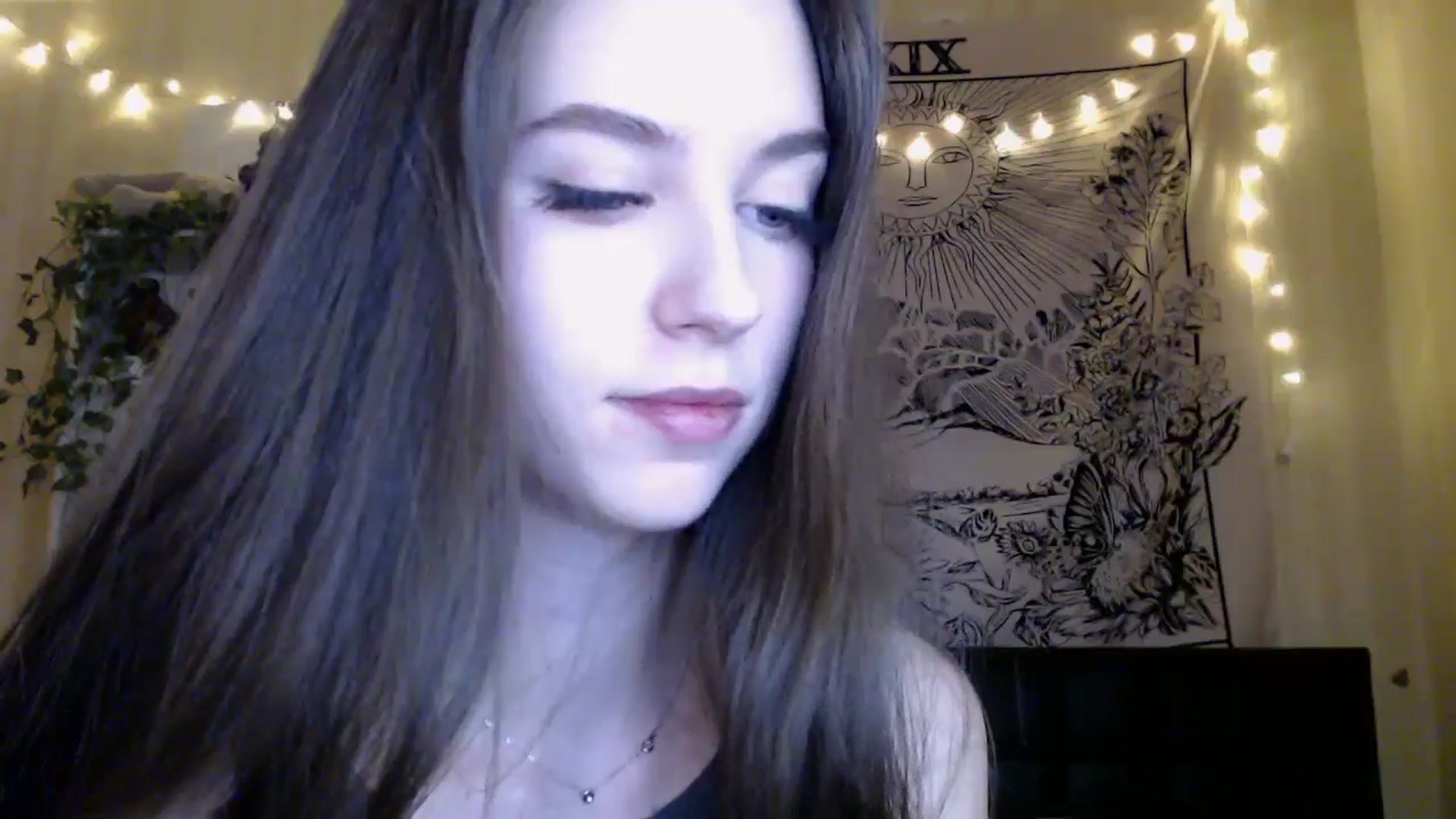 Gallery image thumbnail from ElsieF_'s myfreecams stream on, 03/22/2025, 21:47 image 15 of 20