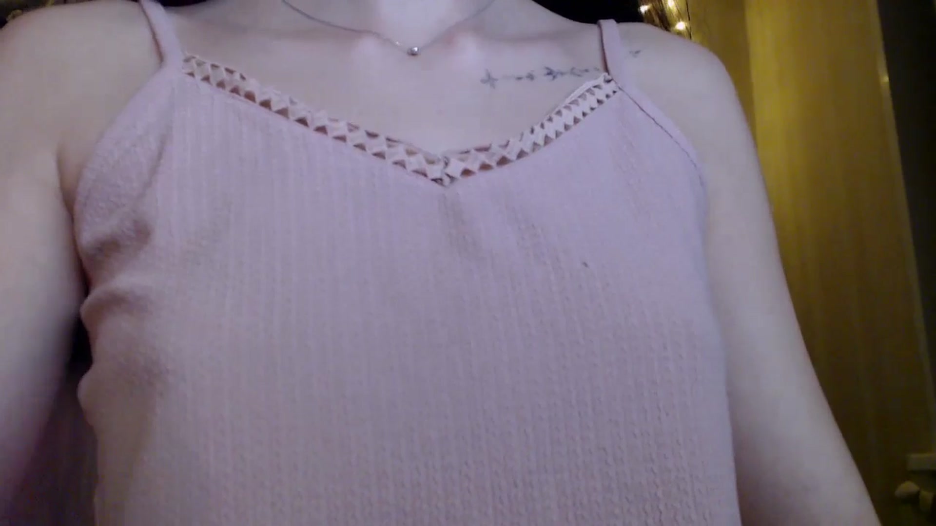 Gallery image thumbnail from ElsieF_'s myfreecams stream on, 03/23/2025, 18:33 image 3 of 20