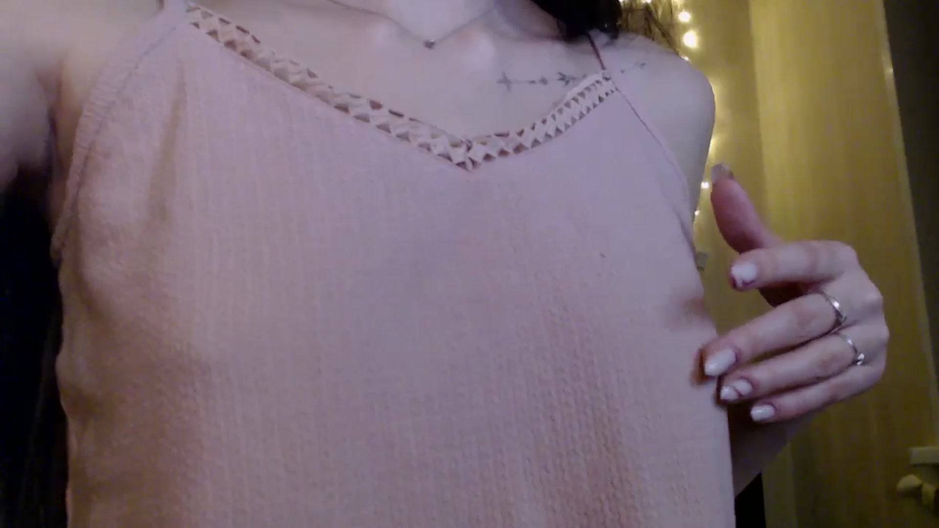 Gallery image thumbnail from ElsieF_'s myfreecams stream on, 03/23/2025, 18:33 image 5 of 20