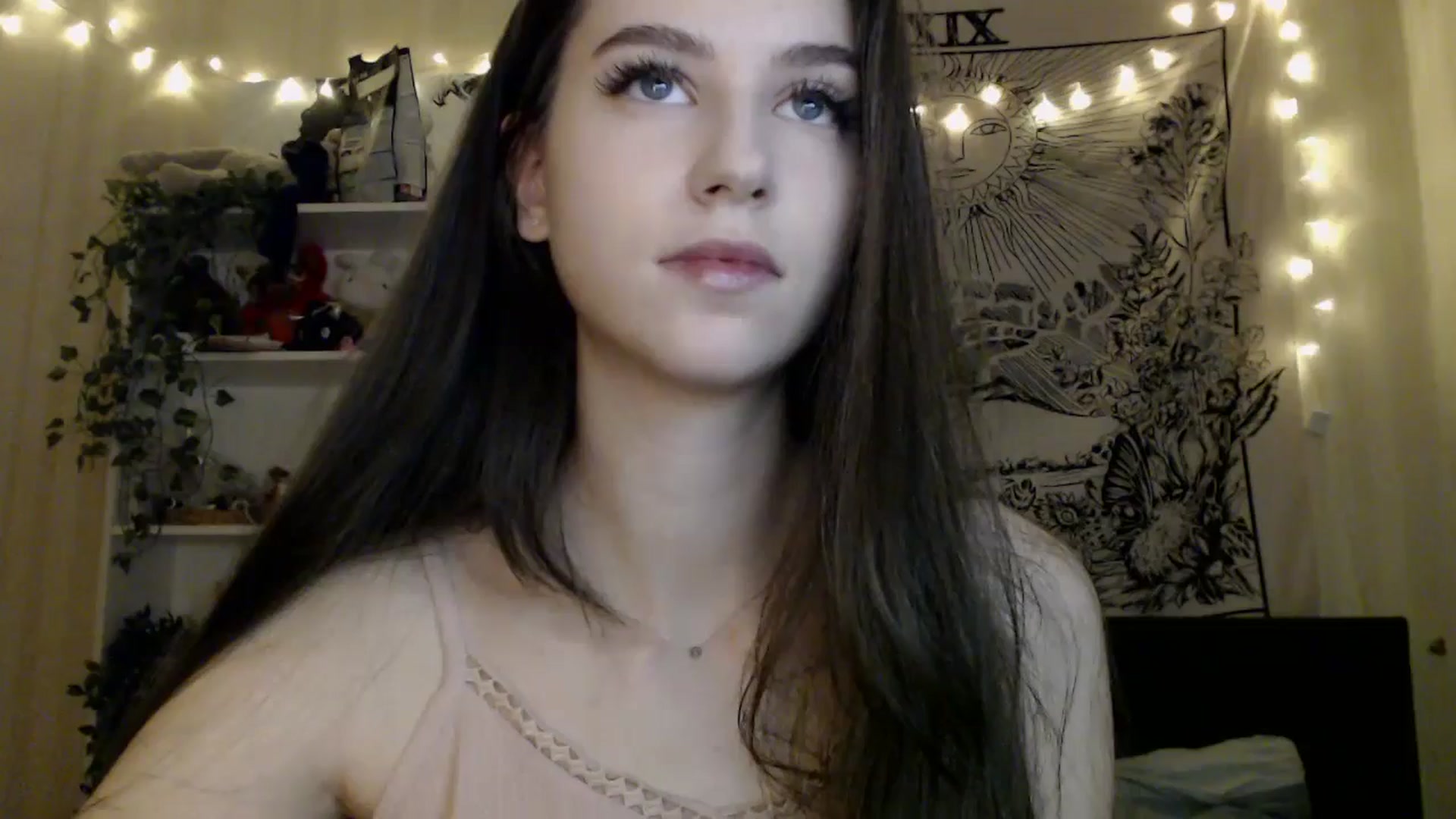 Gallery image thumbnail from ElsieF_'s myfreecams stream on, 03/23/2025, 18:33 image 1 of 20