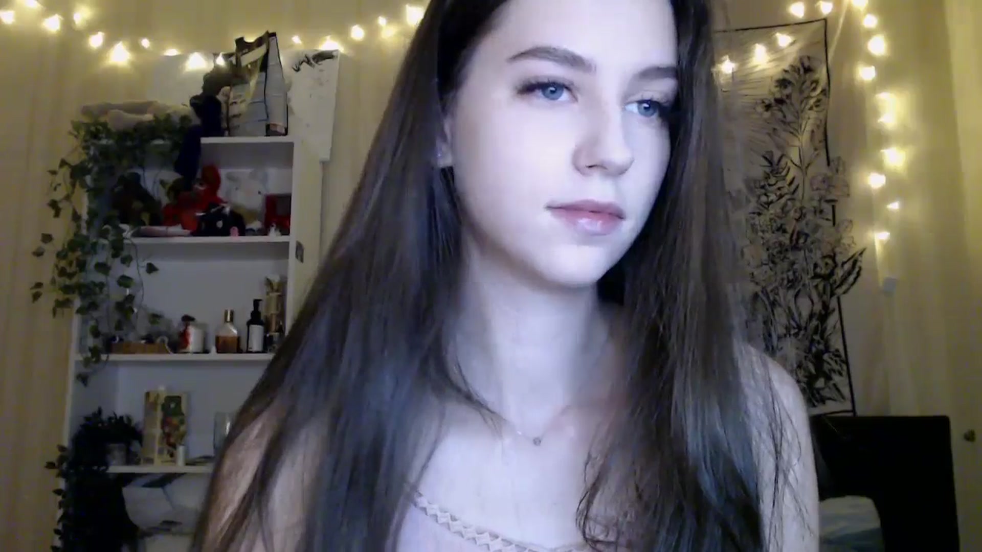 Gallery image thumbnail from ElsieF_'s myfreecams stream on, 03/23/2025, 18:33 image 2 of 20