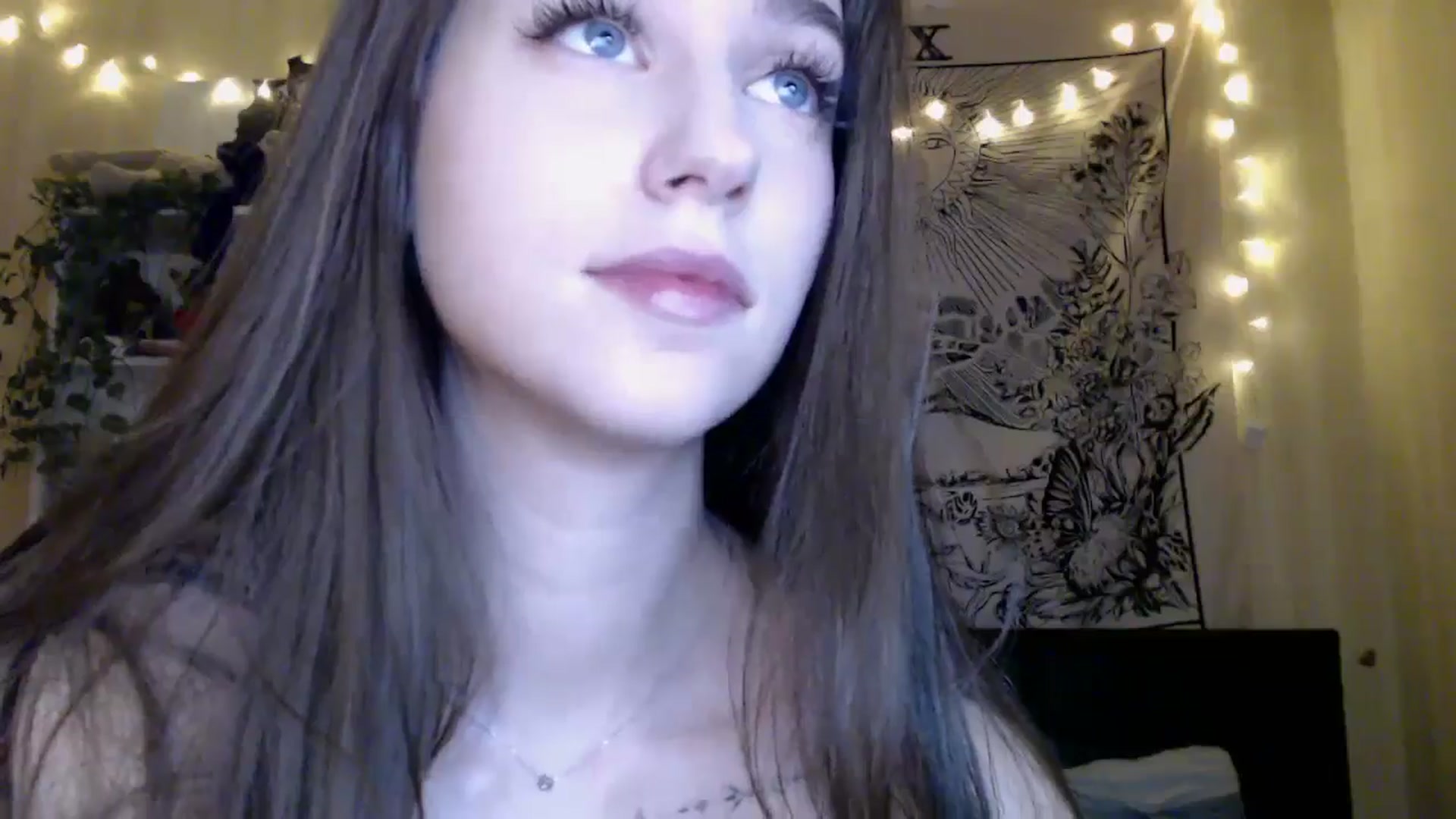 Gallery image thumbnail from ElsieF_'s myfreecams stream on, 03/23/2025, 18:33 image 16 of 20