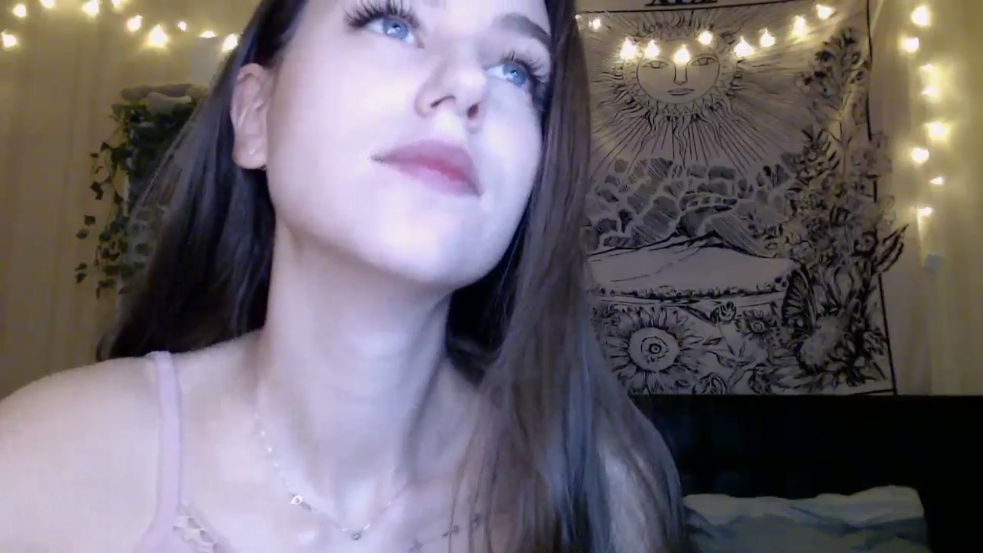 Gallery image thumbnail from ElsieF_'s myfreecams stream on, 03/23/2025, 19:27 image 18 of 20