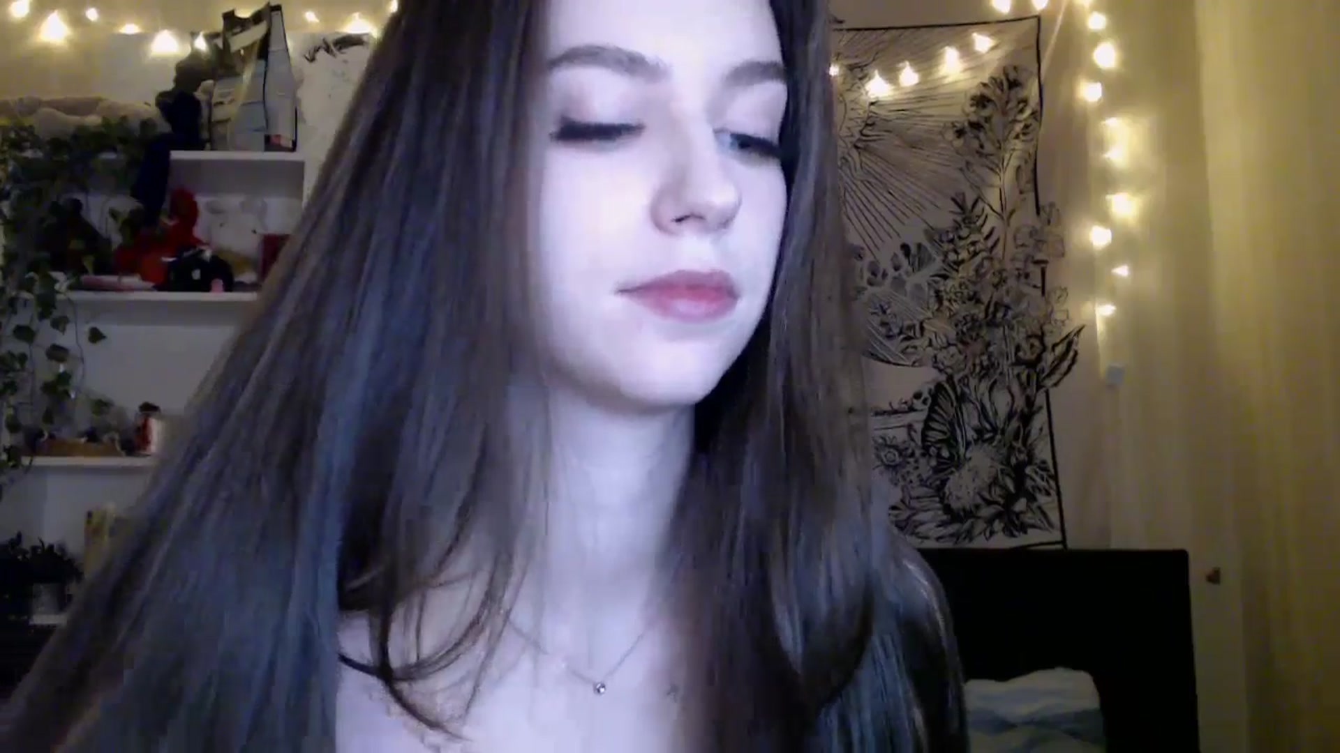 Gallery image thumbnail from ElsieF_'s myfreecams stream on, 03/23/2025, 19:27 image 3 of 20