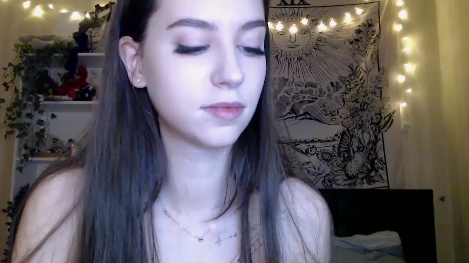 Gallery image thumbnail from ElsieF_'s myfreecams stream on, 03/23/2025, 19:27 image 15 of 20