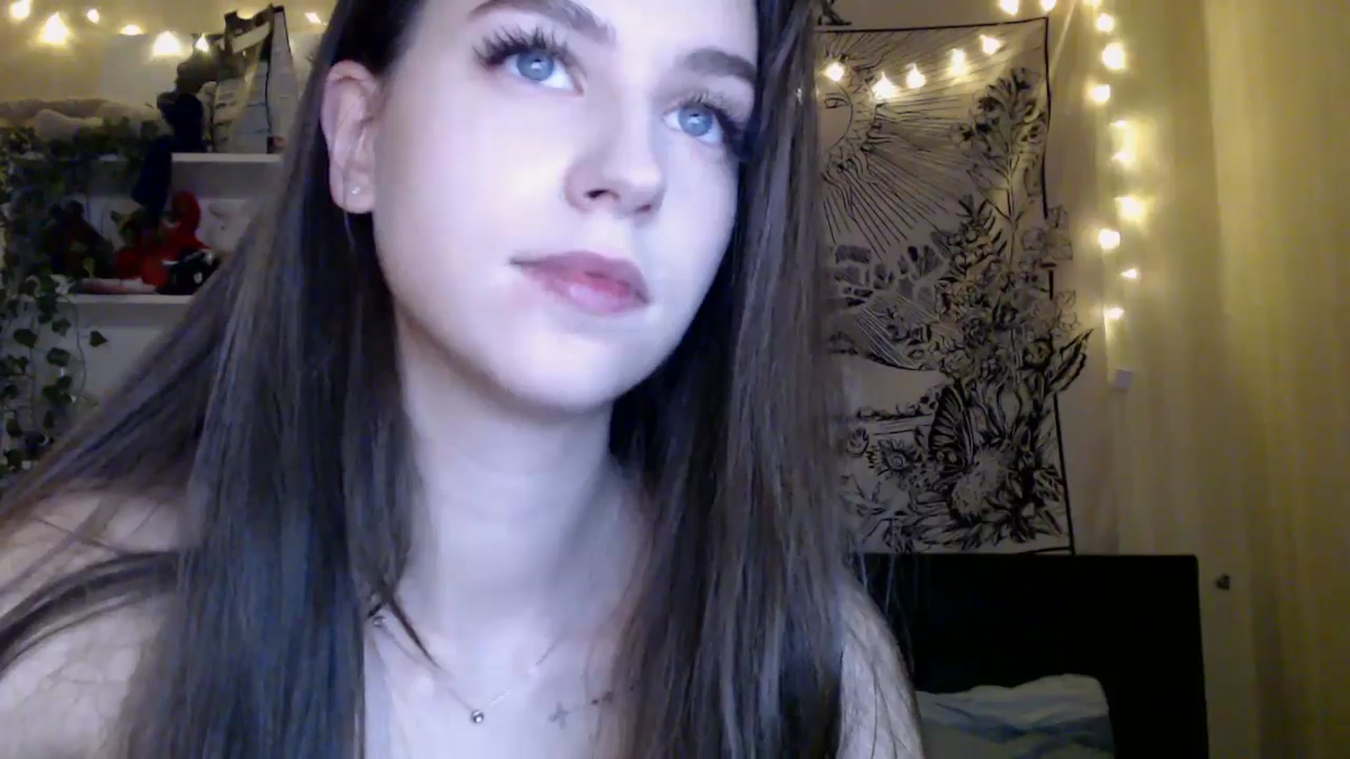 Gallery image thumbnail from ElsieF_'s myfreecams stream on, 03/23/2025, 19:27 image 5 of 20