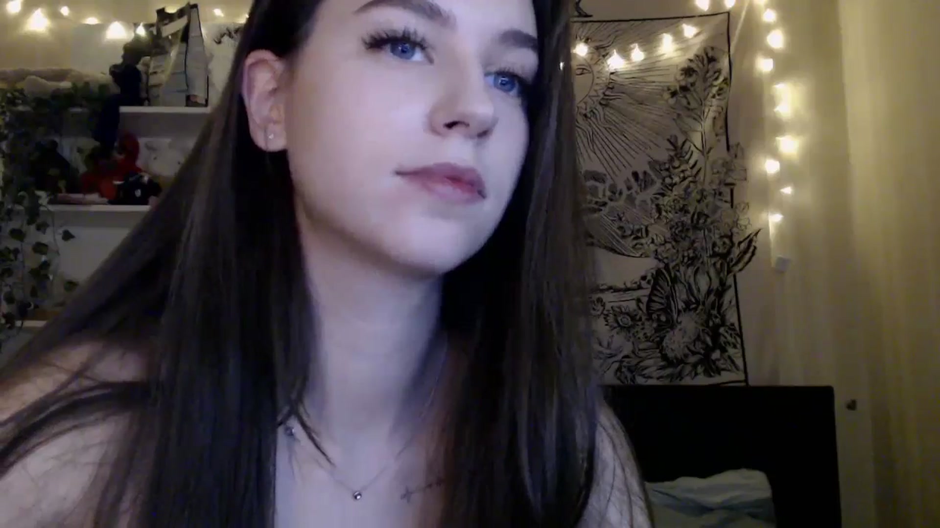Gallery image thumbnail from ElsieF_'s myfreecams stream on, 03/23/2025, 19:27 image 4 of 20