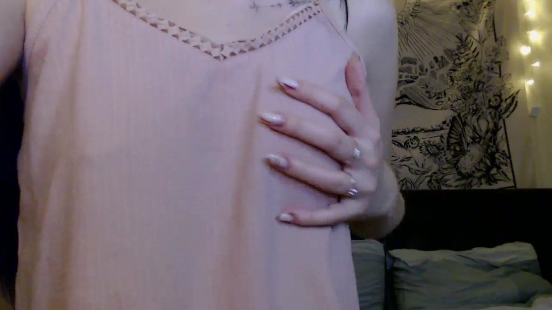 Gallery image thumbnail from ElsieF_'s myfreecams stream on, 03/23/2025, 19:27 image 19 of 20