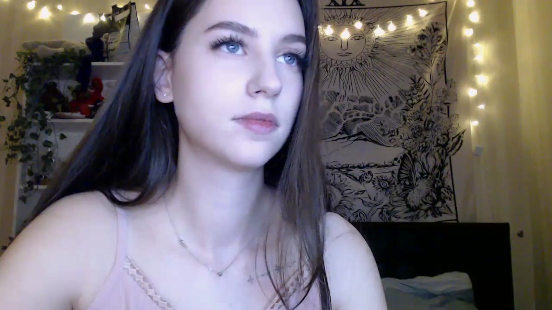 Gallery image thumbnail from ElsieF_'s myfreecams stream on, 03/23/2025, 19:27 image 10 of 20